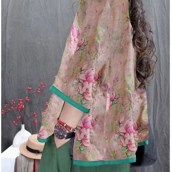 NEW! Vintage Floral Print Blouse - Picture 3 of 3